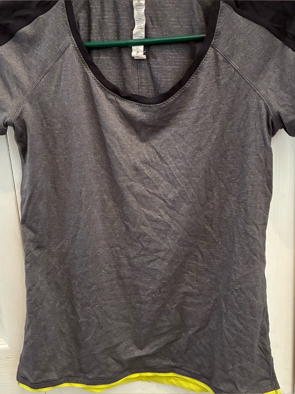 Lululemon Race Me Short Sleeve Running Shirt Heathered Soot Split Pea Womens 6